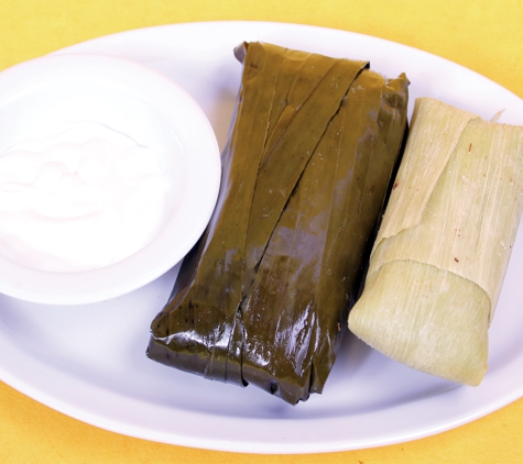 La Cocina Salvamex - Burien, WA. Tamales
.Elote (corn)
.Pollo (chicken)