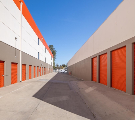 Public Storage - Canoga Park, CA