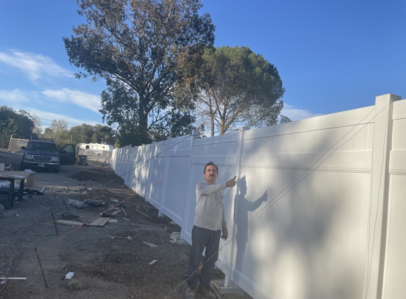 Speedy Vinyl Fence - North Hollywood, CA