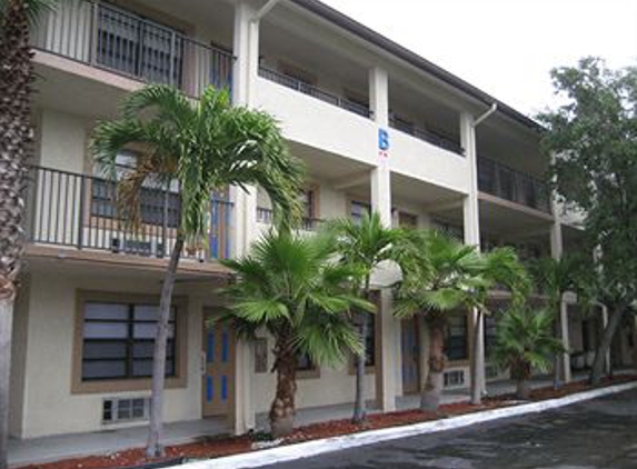 Homing Inn - Boynton Beach, FL