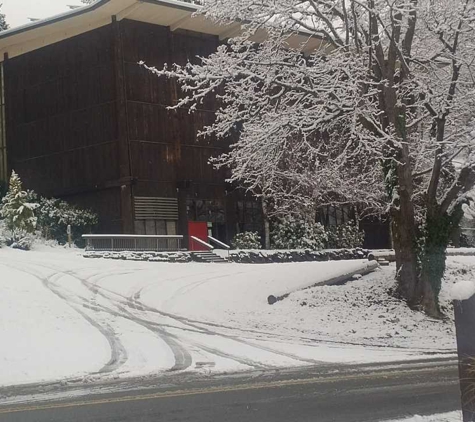 Church of the Redeemer-Episcopal - Kenmore, WA. Entrance from NE 181st Street during the snow