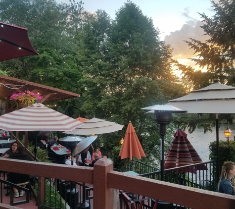 River's Edge Restaurant - Grants Pass, OR