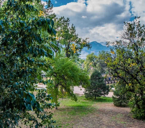 Boulder Crescent Apartments - Colorado Springs, CO