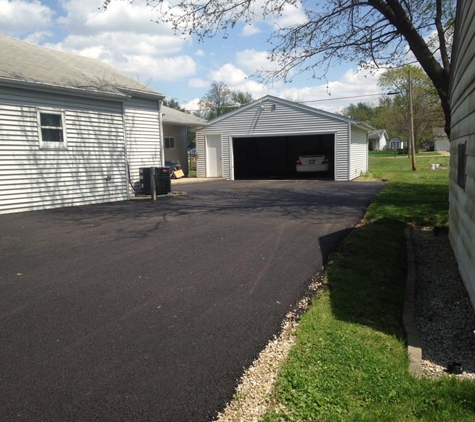 Pete George & Son Blacktop Driveway Service - East Peoria, IL