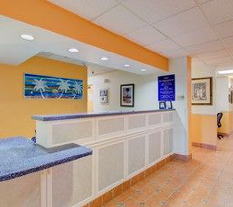 Hutchinson Island Plaza Hotel & Suites - Fort Pierce, FL