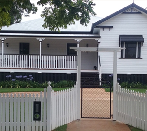 Ross Turner Building Contractors - Glenvale, QLD. 35 years experience allows us to create sympathetic new in old homes