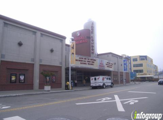 Regal Cinemas - Oakland, CA