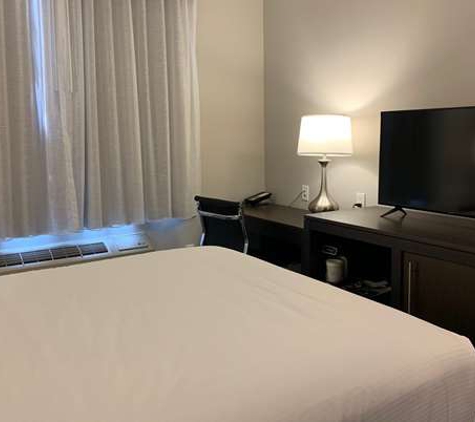 Wingate by Wyndham Far Rockaway Jfk Airport - Far Rockaway, NY