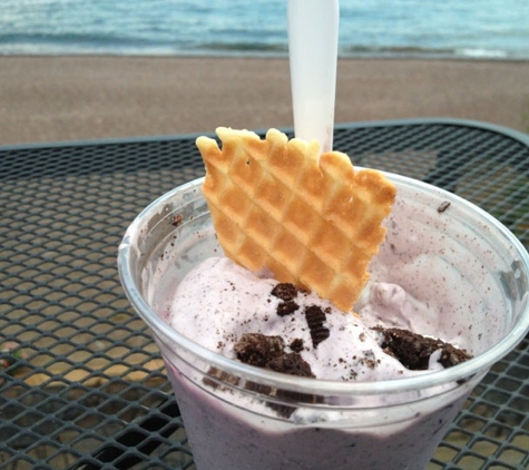 Sydney's Frozen Custard - Grand Marais, MN