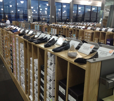 DSW Designer Shoe Warehouse - Carle Place, NY