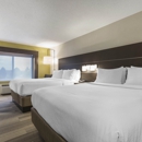 Holiday Inn Express & Suites Chicago West - St Charles by IHG - Hotels