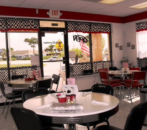 Lily's Cafe - Port Saint Lucie, FL