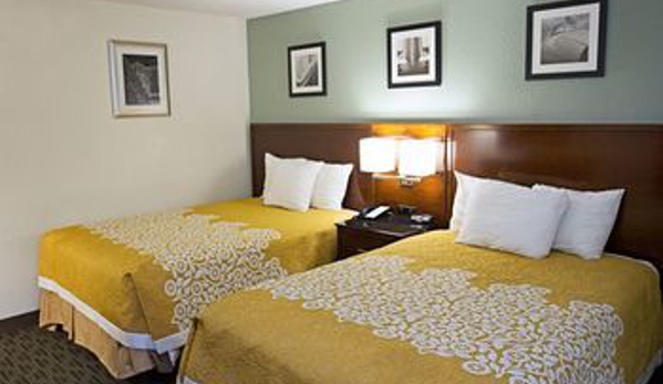 Days Inn by Wyndham Greenville - Greenville, SC