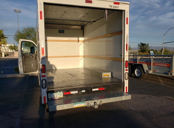 Buffalo Storage - Las Vegas, NV. Clean Truck. Still charged.