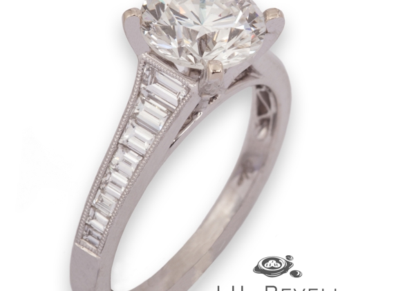 Revell Jewelers - Bettendorf, IA. Stunning custom design at excellent prices.