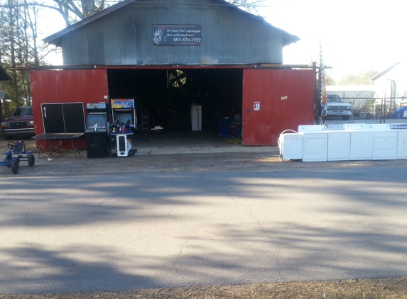 D's Used tires and repair - Ellisville, MS