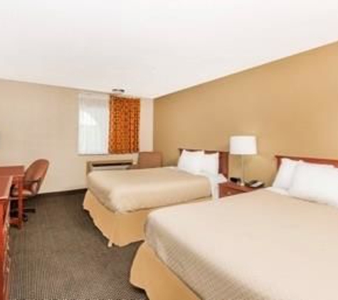 Days Inn by Wyndham West Des Moines - West Des Moines, IA