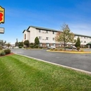 Super 8 by Wyndham Milwaukee Airport - Motels