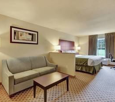 Cobblestone Inn & Suites - Waynesboro, PA