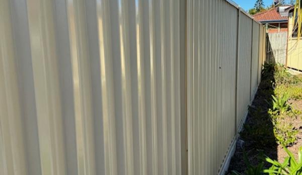 Rodney Crerar Fences - Caloundra West, QLD. side fence to back of property