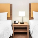 Days Inn & Suites by Wyndham Huntsville - Motels