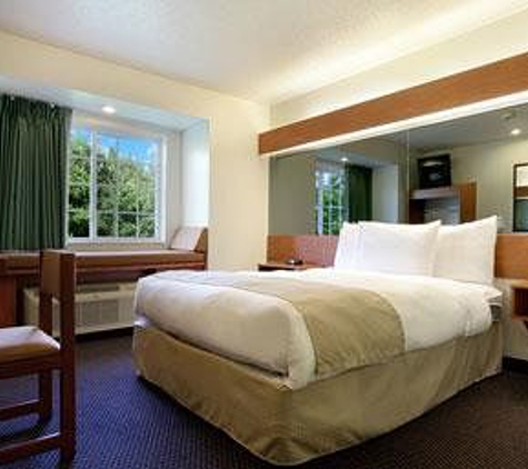Microtel Inn & Suites by Wyndham Rice Lake - Rice Lake, WI