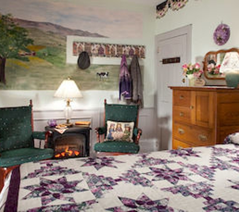 Country Hearth Bed & Breakfast - New Holland, PA