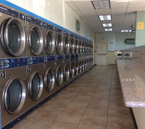 M & S Laundry Day - Visalia, CA