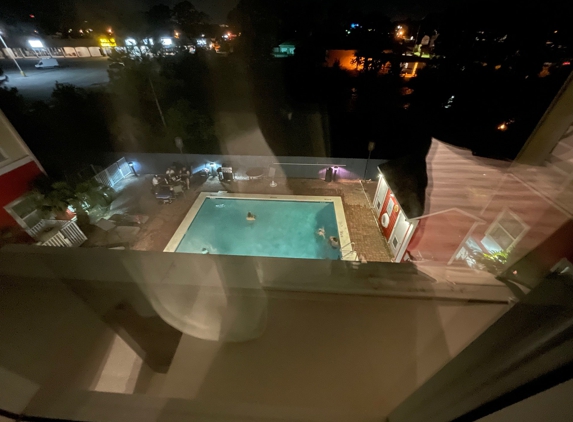 Hawthorn Suites by Wyndham Panama City Beach FL - Panama City Beach, FL