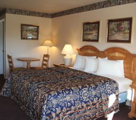 Lakeside Inn & Suites - Mathis, TX