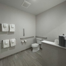 Holiday Inn Express & Suites - Hotels