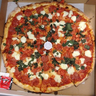 Vito's Pizza - West Hollywood, CA
