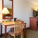 Quality Inn Fairmont - Motels