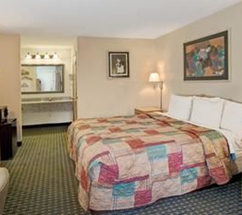 Days Inn by Wyndham Mooresville Lake Norman - Mooresville, NC