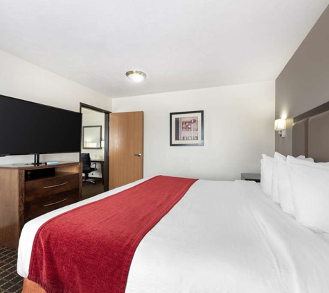 Best Western Plus Eagleridge Inn & Suites - Pueblo, CO