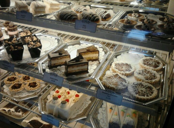 Muscoreil's Fine Desserts - North Tonawanda, NY