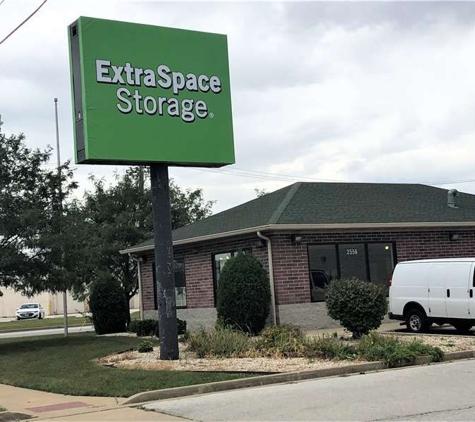 Extra Space Storage - Lansing, IL