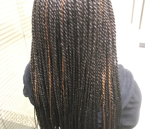 Paris hair braiding and weaving - Houston, TX