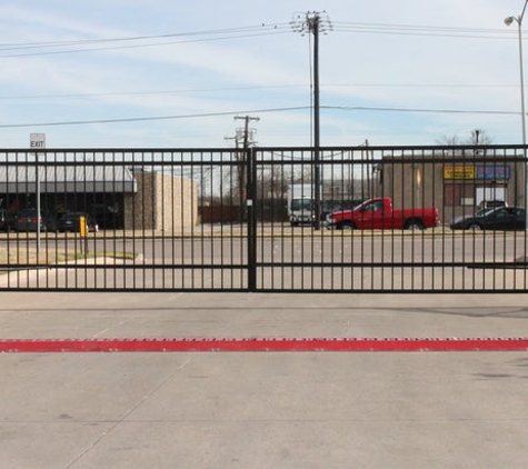 Hardy Fence - Forest Hill, TX