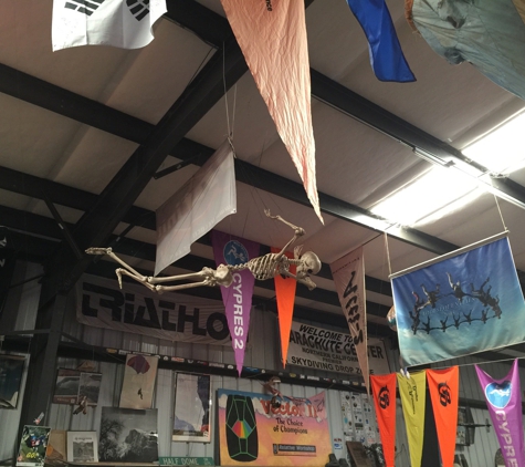 Parachute Center - Acampo, CA