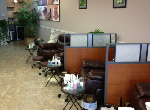 Top Coat Nails & Day Spa - Alpharetta, GA