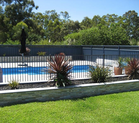 D&M Fencing - Golden Square, VIC. Lawn Fencing