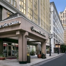 Hampton Inn & Suites Milwaukee Downtown - Hotels