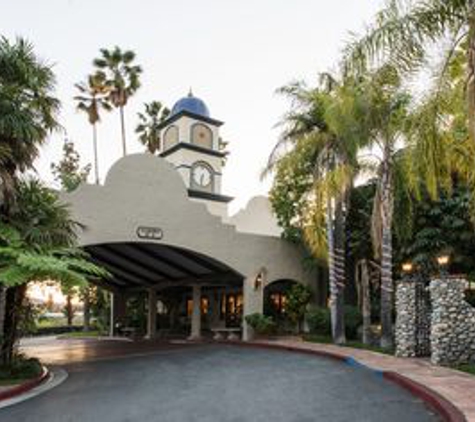 Vanllee Hotel and Suites - Covina, CA