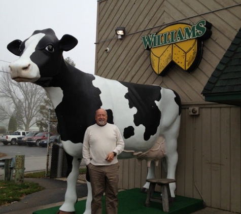 Williams Cheese Factory Outlet - Linwood, MI