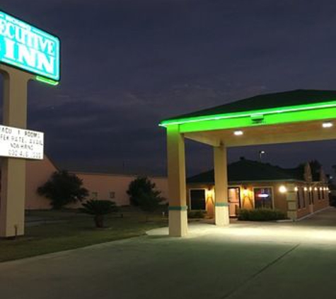 Hondo Inn Hotel - Hondo, TX