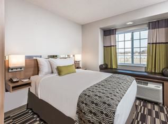 Microtel Inn & Suites by Wyndham Beaver Falls - Beaver Falls, PA