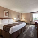 Ramada by Wyndham Bismarck - Hotels