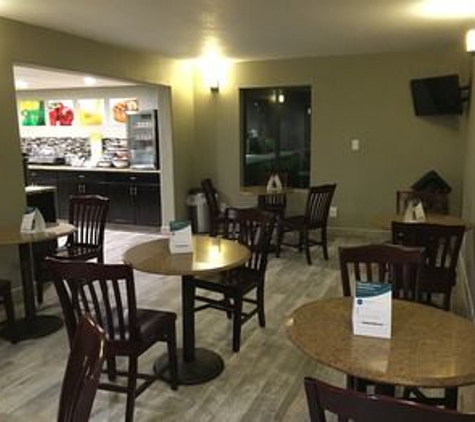 Quality Inn & Suites - Winfield, KS