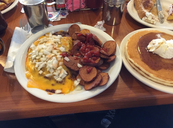 Pop's Cafe - Downey, CA. Awesome Breakfast